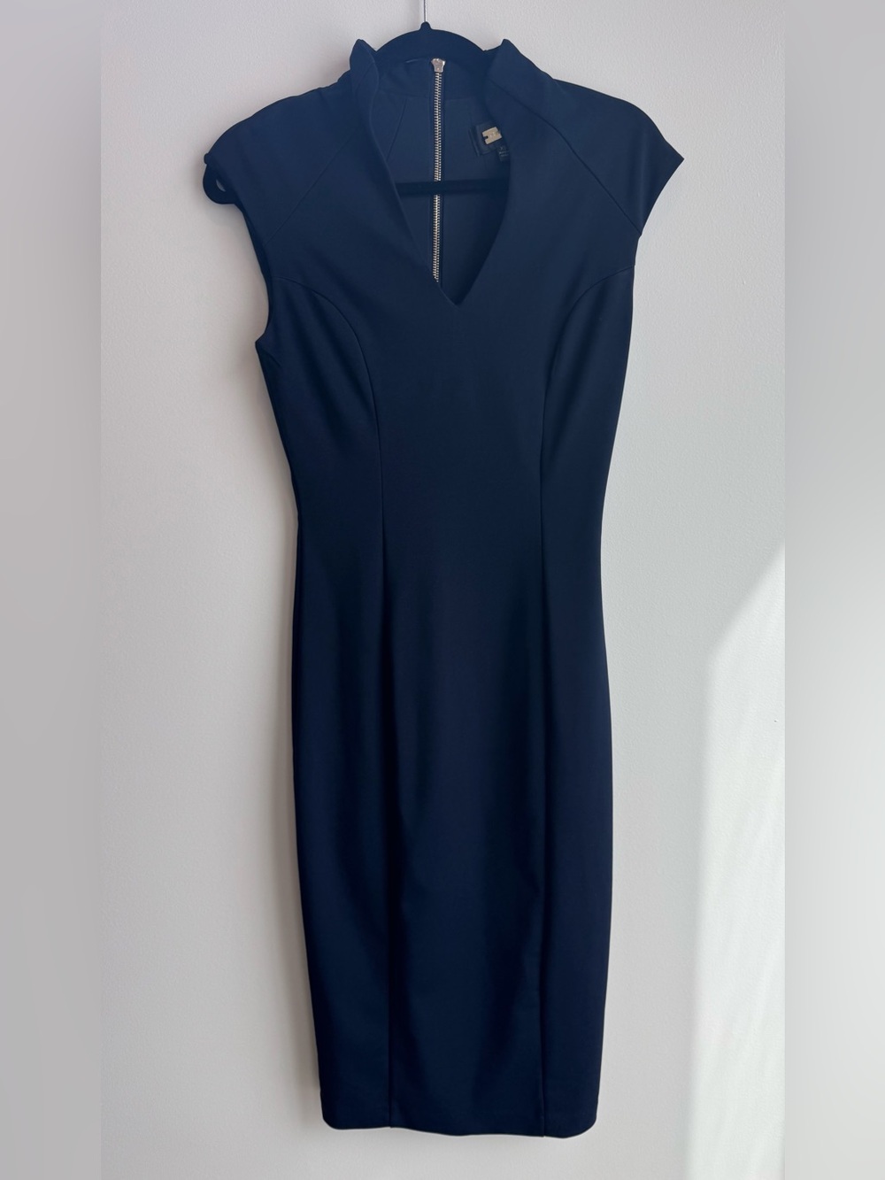 Alexia Admor Navy Cap-Sleeve V-Neck Sheath Midi Dress